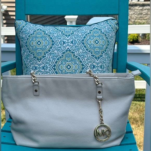 Michael Kors Cream with gold hardware pebbled leather bag EUC - Picture 4 of 16